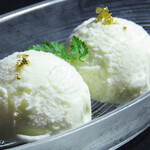 “Chitose Tsuru” special sake lees ice cream
