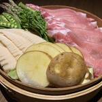 春季蔬菜的六黑白猪的蒸涮涮锅 【3月~5月】 期间限定