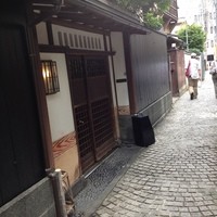 神楽坂 和食 千 - 手前左手には、お箸で頂くフレンチ　かみくら　さん