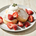 FLIPPER'S - 料理写真:奇跡のパンケーキ ストロベリー