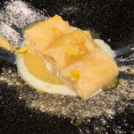 カーサ・デル・チーボ - ホワイトチョコと柚子のクレスペッレ　カネロニ仕立て