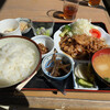 コバト - 料理写真:生姜焼き定食
このボリュームで680円(°▽°)
画像で見るより丼はデカイですよ(^^)