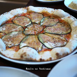 トラットリア イル　コンパーニョ - 茄子のピザ