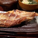 炭火焼干物定食 しんぱち食堂 - 