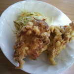 中国料理 同楽縁 - 半炒塩（ラーメン）セットの後から届いた唐揚げと野菜の拡大 <20120902>