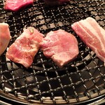 焼肉 源氏 - 焼き焼き♪