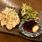 飲んべぇ食堂 らくだ屋 - 焼白子(にんにく醤油で)