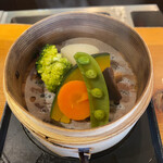 日本料理 戸たに - 温野菜のせいろ蒸し
意表ついてイタリアンのバーニャカウダでいただきます。