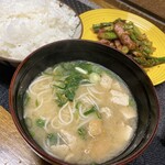 ごはんばー - ごはんが美味しいごはんばー
      
      アスパラベーコンと
      
      そうめん入り味噌汁