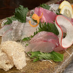 かもめ食堂 - 刺し身の盛合せ