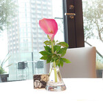 Firippu Miru Toukyou - テーブルに一輪の花