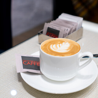 エンポリオ アルマーニ カフェ 心斎橋パルコ_1