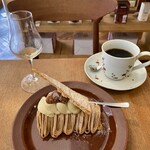 Mui - 栗のミルフィーユ ラム酒追加で＆コーヒー（ケニア キウニュ ファクトリー AA）
