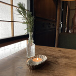 サニーサイドカフェ - 障子越しの自然光が柔らかで