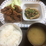 居喰処 光 - 2021/02/19
            本日のランチ 鳥唐揚定食 500円