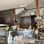 桜井菓子店 - 店内