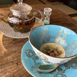 サニーサイドカフェ - ポットにはカップ2杯分、差し湯もしてもらえます