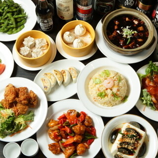 麻婆豆腐一定要嚐嚐！下酒的特色菜和小籠包也很受歡迎。