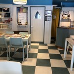 Coco-Nuts Fukuoka Cafe & Dining - 1階の店内