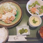 肉と魚とめん料理が充実している店 なにがし - 