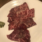 十日市場本格塩ホルモン焼肉炭備 - うす切りタレカルビ880円