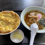 梅林食堂 - ラーメン、カツ丼