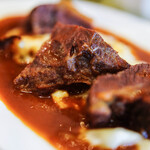 Bien - "匈牙利燉牛頬（うしほゝにくハンガリアに）"、牛頬肉（うしのほゝにく）