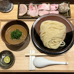 中華蕎麦 とみ田 - 「つけめん TOKYO-X豚骨魚介 並（250g）」1300円＋「特製全部乗せ」1000円＋「塩とスダチ」50円