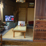 勢河 - 小上がりはテレビ付きのVIP席です