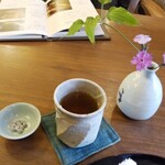 Murasaki No Wakuden - テーブルのお花が、可愛いです。