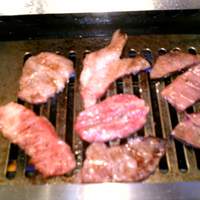 肉の田じま - 煙をすごく良く吸い込んでくれて焼肉臭くなりません