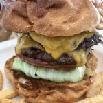Mclean OLD FASHIONED DINER - 「DOUBLE DECK CHEESE BURGER(ダブルデックチーズバーガー)」(1700円)