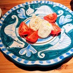 Trattoria Cicci Fantastico - ブラータチーズのカプレーゼ