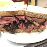 KATZ'S DELICATESSEN - 