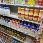 ランチパックSHOP - 飲料も売っている。