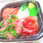海っと丼丸 - どんまる丼　５４０円（税込）の容器【２０２１年２月】