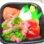海っと丼丸 - どんまる丼　５４０円（税込）【２０２１年２月】