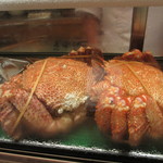 法善寺横丁 誠太郎 - ショーケース内の毛ガニ