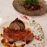 ソラメントゥーノ - 鶏もも肉のアッロストとブラックアンガス牛のタリアータ