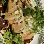 宮の森れんげ堂 - よだれ鶏♬
      程よい弾力を残した蒸し加減に
      ピリっとした刺激のタレが絶品♡