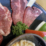 焼肉処 まるます家 - 