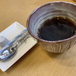 焼肉処 まるます家 - 食後にコーヒーのサービス
      あります♬