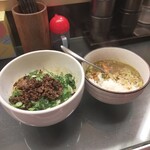 麺や すずらん亭 - 両方ハーフサイズですが、満足感凄い