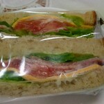 パン家のどん助 - ポークサンド