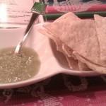 お通し　ピリ辛のグリーンソース