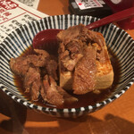 Nikudoufu Toremon Sawa Taishuu Shokudou Yasubee - 肉豆腐(黒)398円(税別)