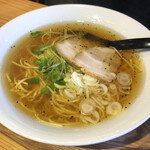 麺や 佐渡友 - 醤油らー麺　600円