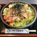 くるまや - 冷やしスタミナサラダうどん（きゅうり抜き）