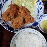Ichina - 唐揚げ定食+ミニラーメン の左側