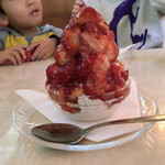 喫茶マンボ - イチゴババロア（ハーフサイズ）　¥630（税込）
      